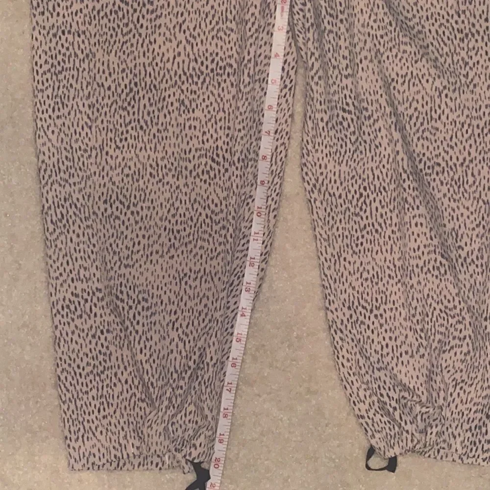 Lululemon Pink Leopard Jet Crop Pants!